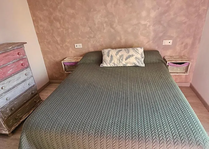 Lina's Centre * Εστεπόνα